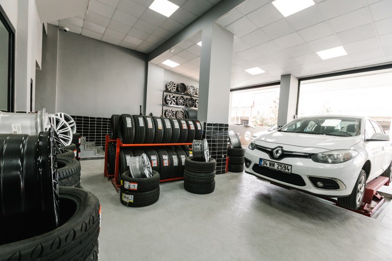 Çınar Otomotiv Lastik Park Diyarbakır — servis alanı, lastik ve jant reyonu